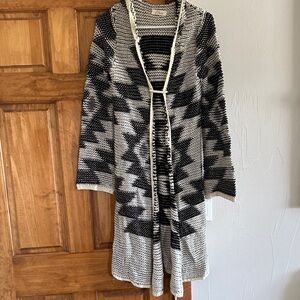 Elan Monochrome Zigzag Knit Cardigan